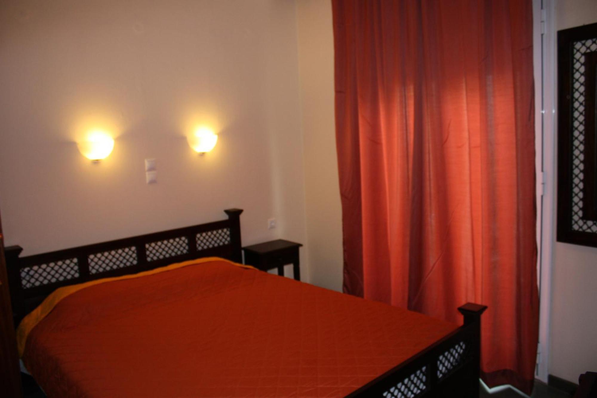 Dionyssos Hotel ลีเมนาส ภายนอก รูปภาพ