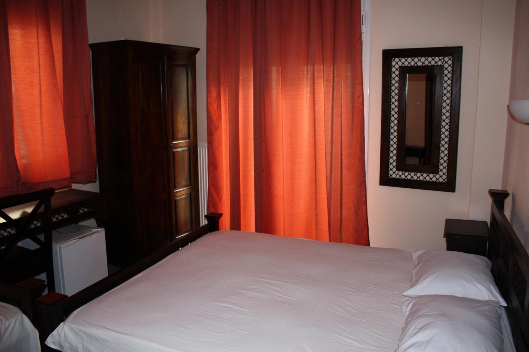 Dionyssos Hotel ลีเมนาส ภายนอก รูปภาพ