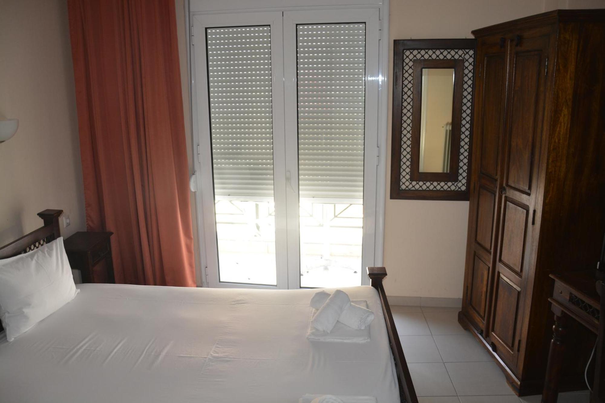 Dionyssos Hotel ลีเมนาส ภายนอก รูปภาพ