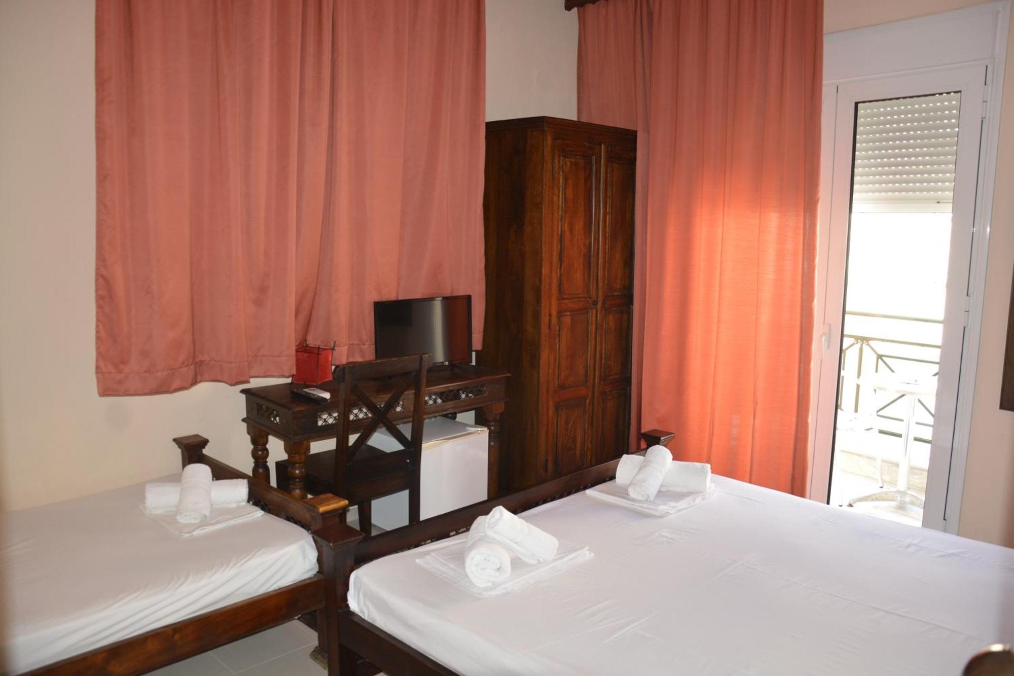 Dionyssos Hotel ลีเมนาส ภายนอก รูปภาพ
