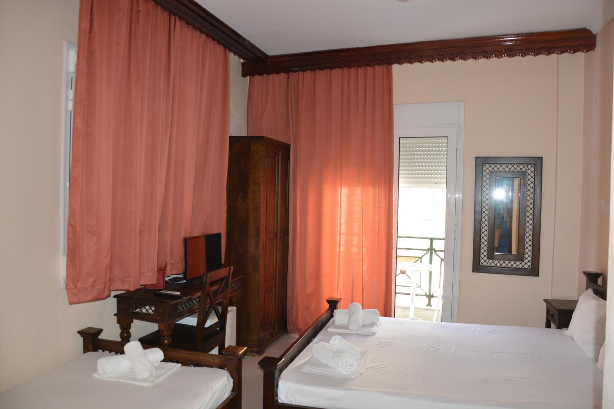 Dionyssos Hotel ลีเมนาส ภายนอก รูปภาพ