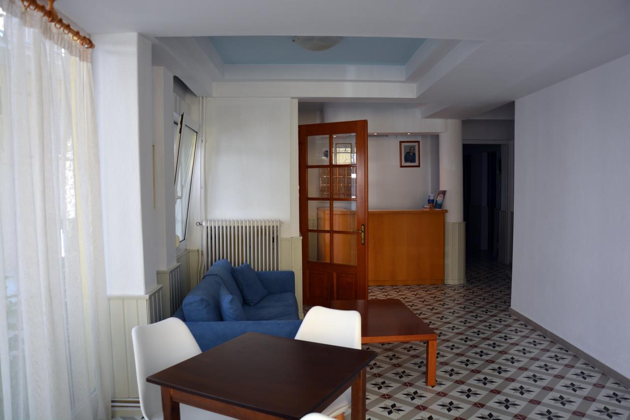 Dionyssos Hotel ลีเมนาส ภายนอก รูปภาพ