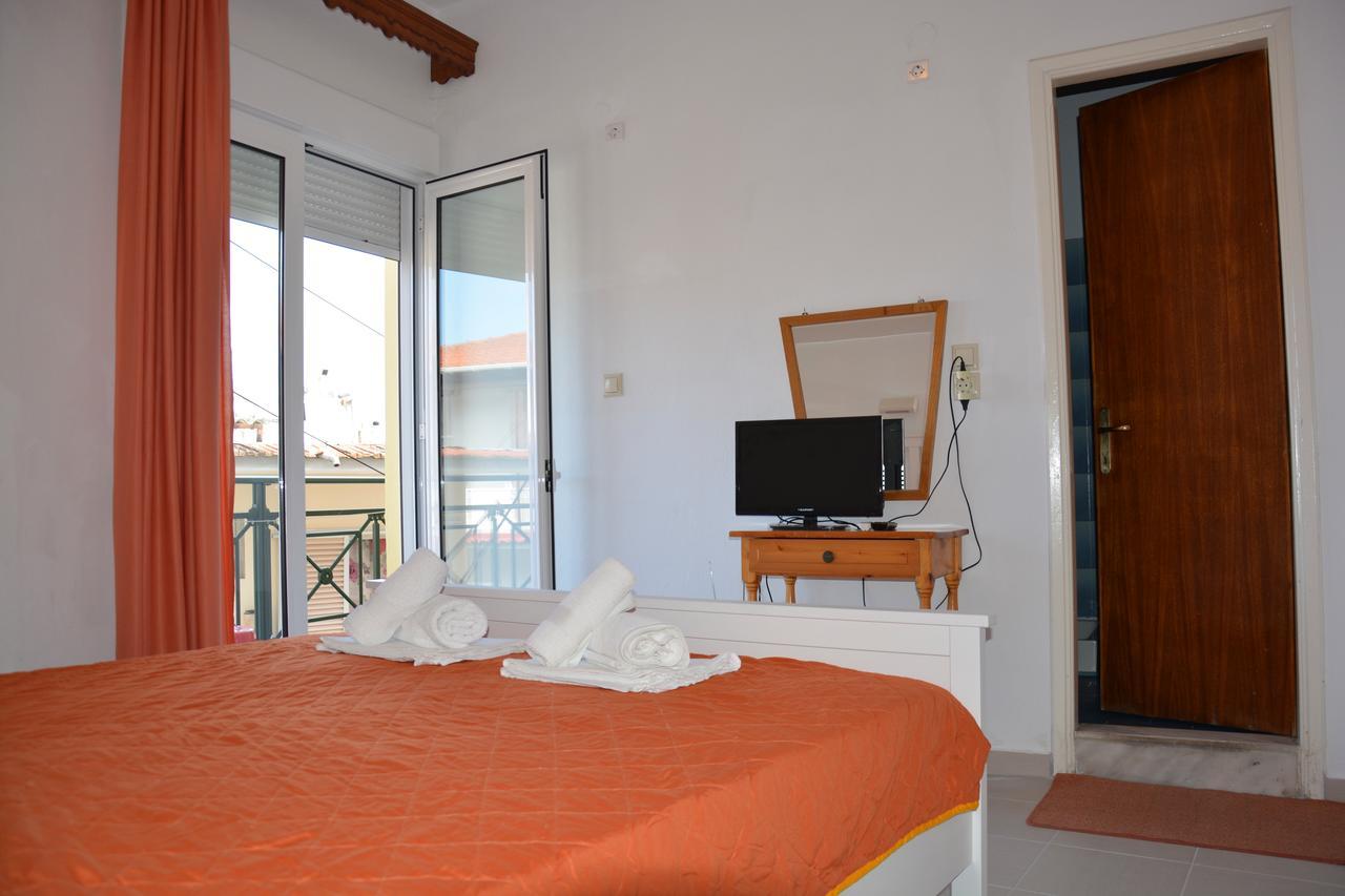 Dionyssos Hotel ลีเมนาส ภายนอก รูปภาพ